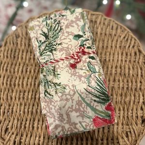 April Cornell Merry Antique set of 8 fabric napkins Rose vintage retro